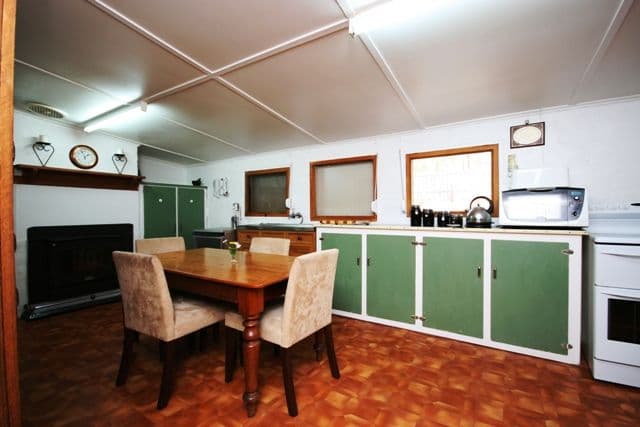 36  Warenda Road, CLARE SA 5453, Clare - Thumbnail 5