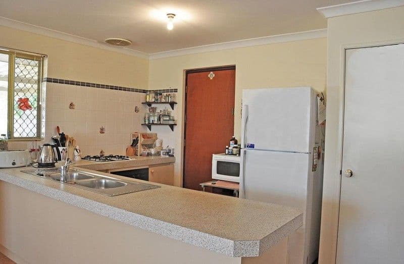 15 Roscrea Court, ORELIA WA 6167, Orelia - Thumbnail 2