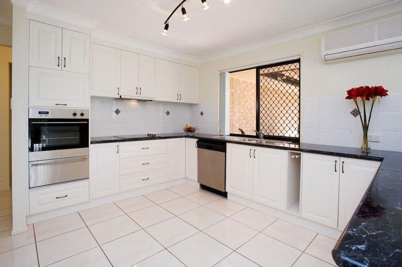 76 Delavan Street, WISHART QLD 4122, Wishart - Thumbnail 4