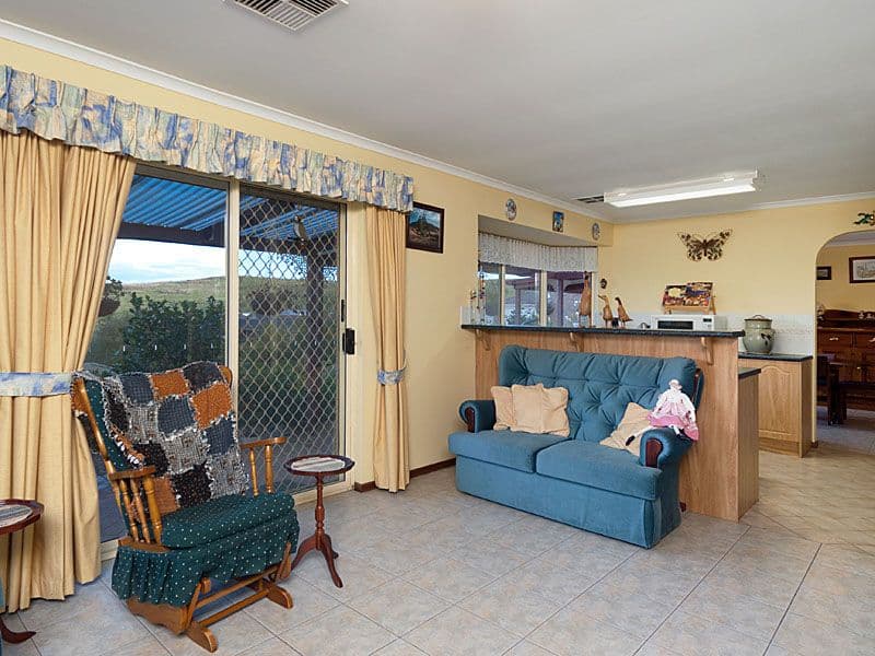 6 West Terrace, NAIRNE SA 5252, Nairne - Thumbnail 5
