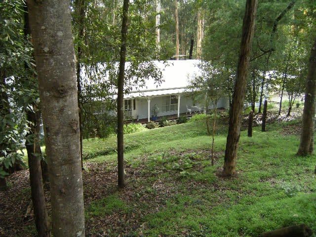 38 Priestley Crescent, MOUNT EVELYN VIC 3796, Mount Evelyn - Thumbnail 2