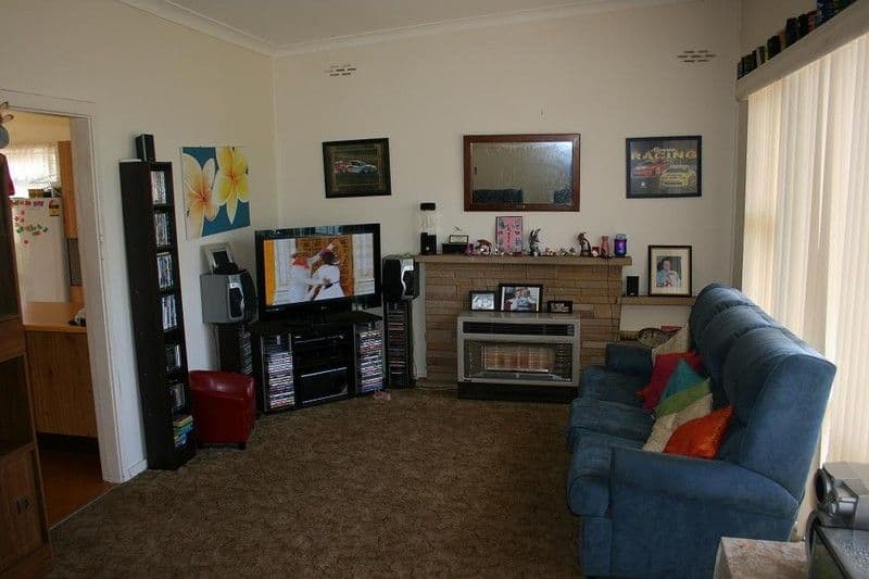 16 Godfrey Street, GOULBURN NSW 2580, Goulburn - Thumbnail 3