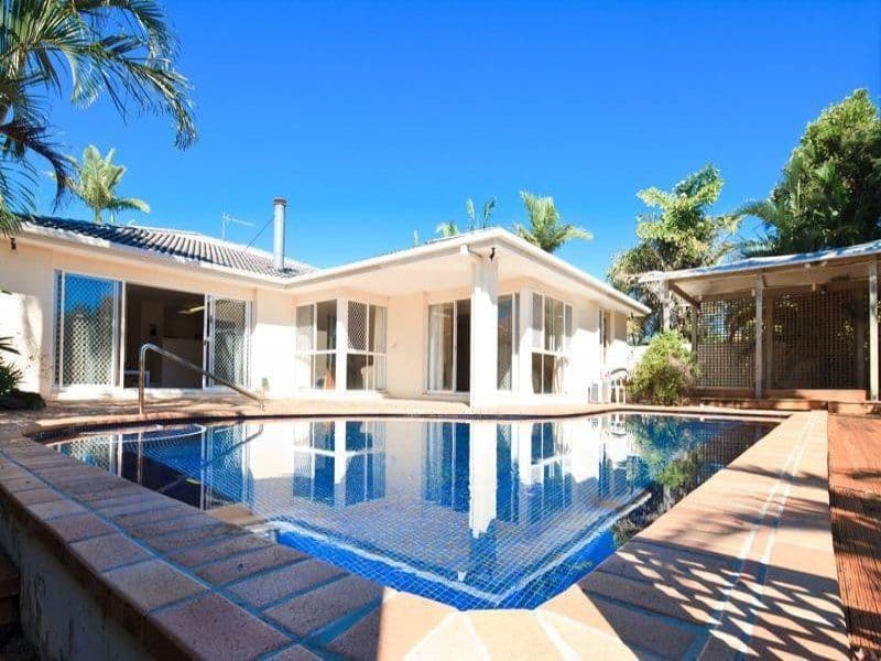 11 Montserrat Court, CLEAR ISLAND WATERS QLD 4226, Clear Island Waters - Thumbnail 3