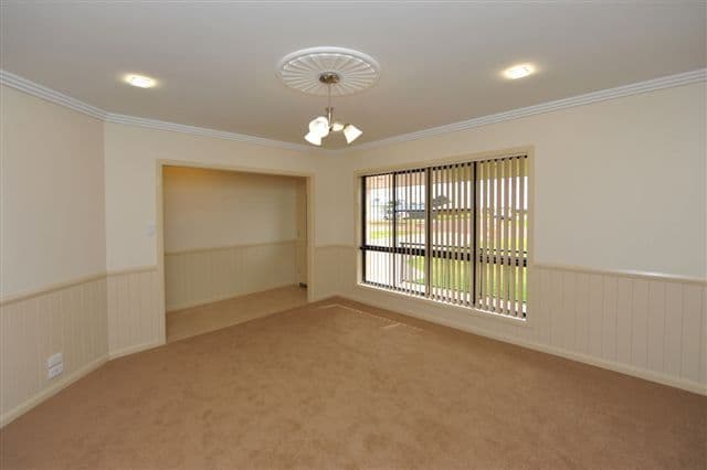 8 Graves Drive, KEARNEYS SPRING QLD 4350, Kearneys Spring - Thumbnail 6