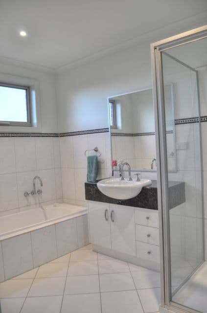 5 Grevillia Court, WARRNAMBOOL VIC 3280, Warrnambool - Thumbnail 2