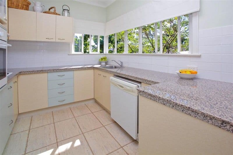137 Arnold Street, HOLLAND PARK QLD 4121, Holland Park - Thumbnail 4