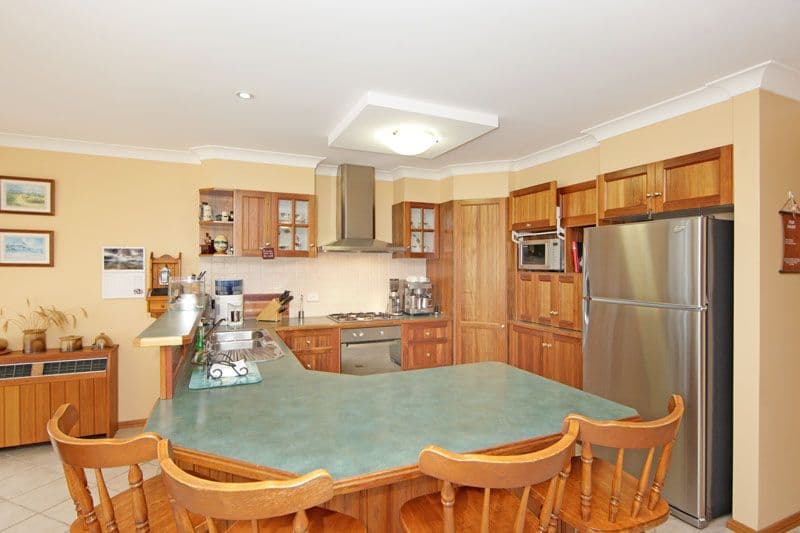 42 Derwent Drive, LAKE HAVEN NSW 2263, Lake Haven - Thumbnail 6