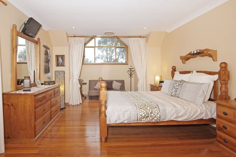 42 Derwent Drive, LAKE HAVEN NSW 2263, Lake Haven - Thumbnail 4