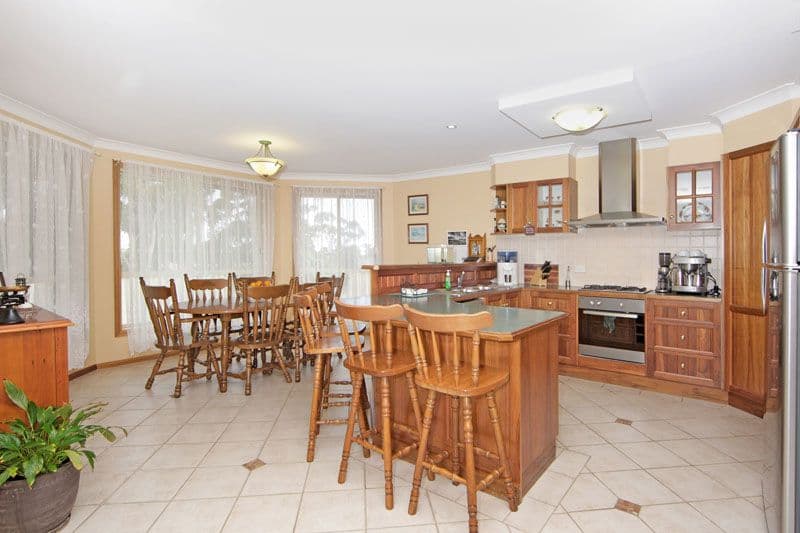 42 Derwent Drive, LAKE HAVEN NSW 2263, Lake Haven - Thumbnail 8