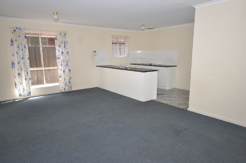 18  Hamra Drive, SMITHFIELD SA 5114, Smithfield - Thumbnail 2