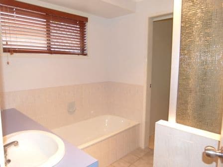 9 Pine Street, FLINDERS VIEW QLD 4305, Flinders View - Thumbnail 4