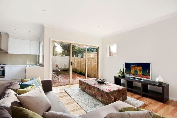 31 Winston Road, Viewbank, Viewbank - Image 1