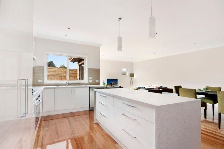 31 Winston Road, Viewbank, Viewbank - Thumbnail 2
