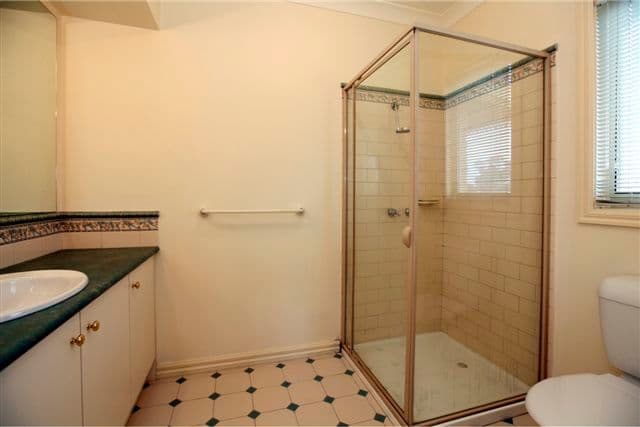 15 Klein Crescent, ROXBURGH PARK VIC 3064, Roxburgh Park - Thumbnail 6