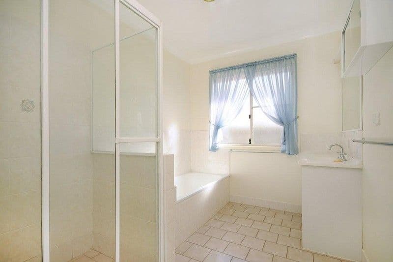 15 Todwana Court, GLENVALE QLD 4350, Glenvale - Thumbnail 5