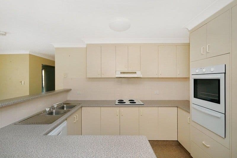 15 Todwana Court, GLENVALE QLD 4350, Glenvale - Thumbnail 2