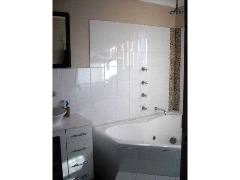 27 Moore Street, INVERELL NSW 2360, Inverell - Thumbnail 5