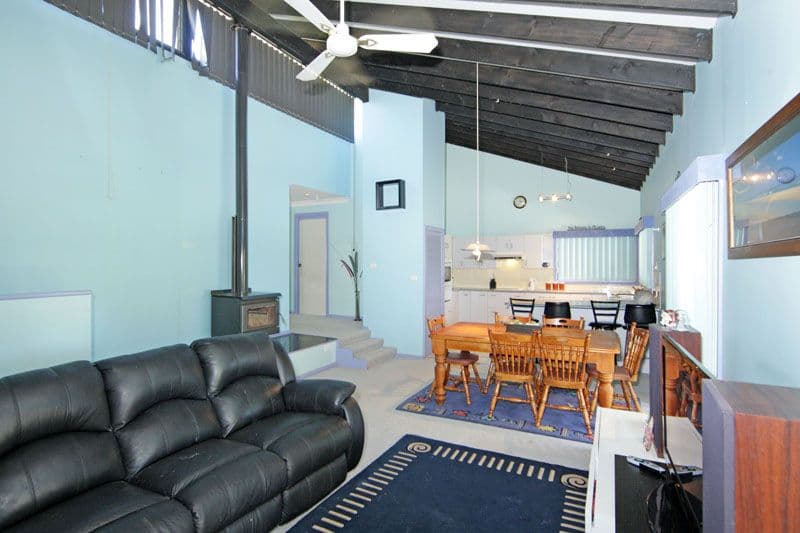 11 Lakeway Drive, LAKE MUNMORAH NSW 2259, Lake Munmorah - Thumbnail 2