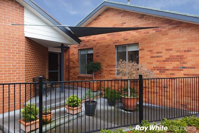 116 Eggleston Crescent, CHIFLEY ACT 2606, Chifley - Thumbnail 2