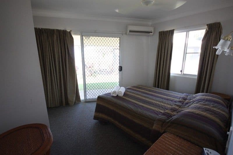 Unit 25 Illawong Beach Resort, EAST MACKAY QLD 4740, East Mackay - Thumbnail 2