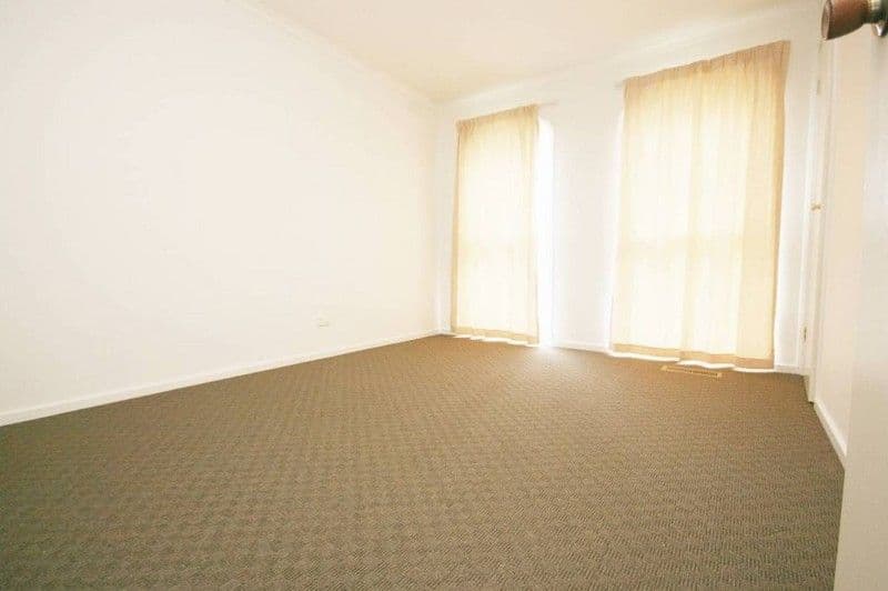 63 Gillespie Road, ST ALBANS VIC 3021, St Albans - Thumbnail 4