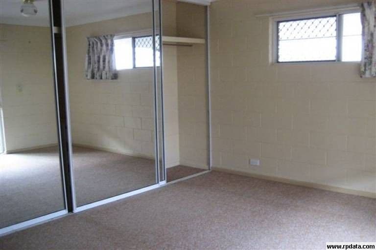 7 Bruce Street, TORQUAY QLD 4655, Torquay - Thumbnail 6