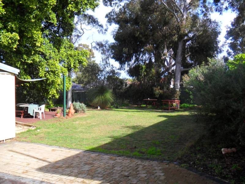 6 Fernhurst Crescent, BALGA WA 6061, Balga - Thumbnail 2