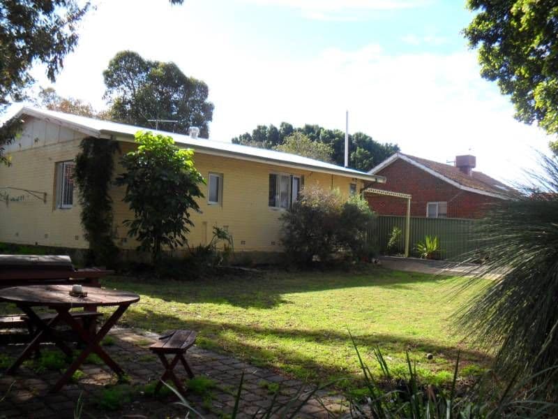 6 Fernhurst Crescent, BALGA WA 6061, Balga - Thumbnail 3