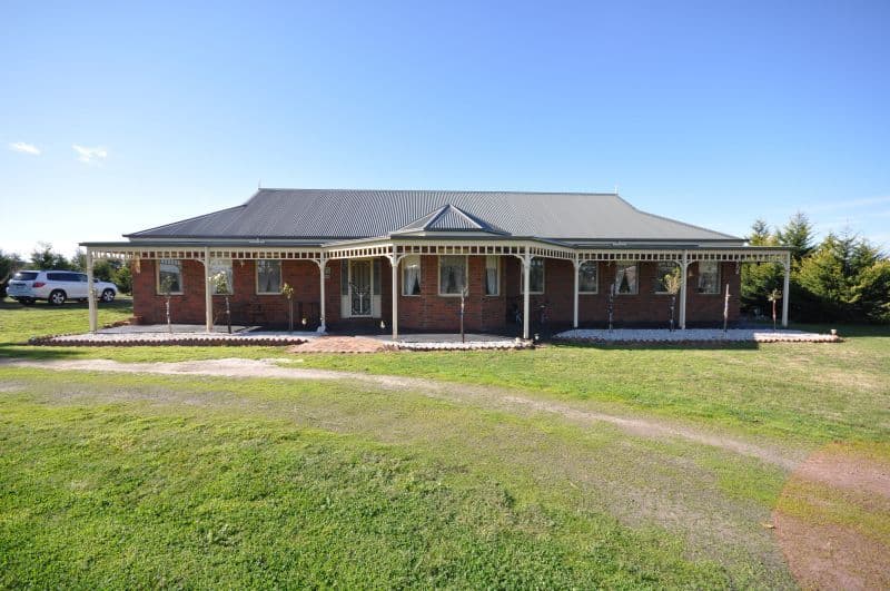 8 Inverlochy Drive, BANNOCKBURN VIC 3331, Bannockburn - Image 1