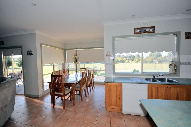 8 Inverlochy Drive, BANNOCKBURN VIC 3331, Bannockburn - Thumbnail 3