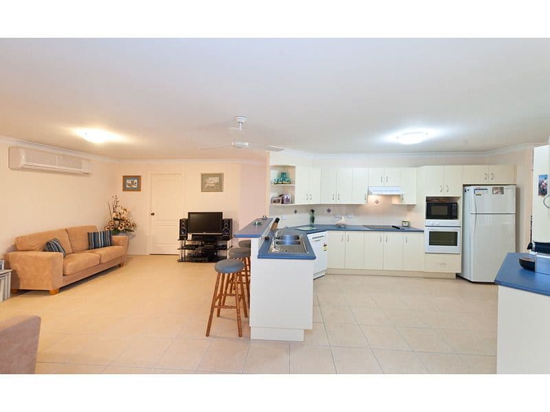10 Athlone Court, NORMAN GARDENS QLD 4701, Norman Gardens - Thumbnail 2