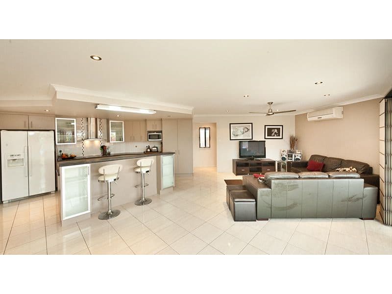 2 Wittenberg Way, NORMAN GARDENS QLD 4701, Norman Gardens - Thumbnail 3