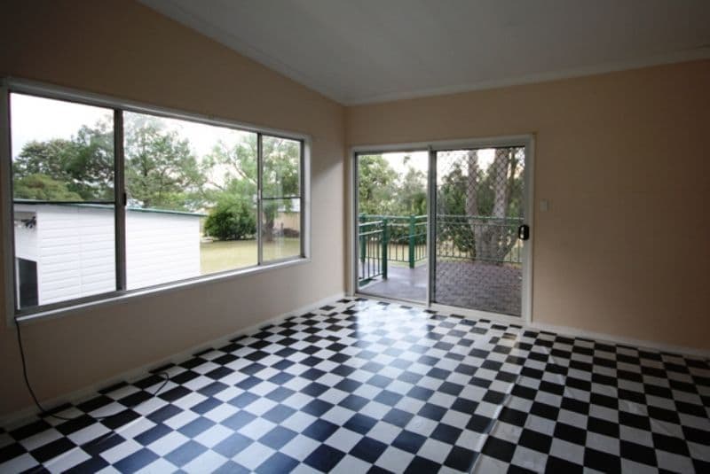 16 Rowland Street, WARWICK QLD 4370, Warwick - Thumbnail 3