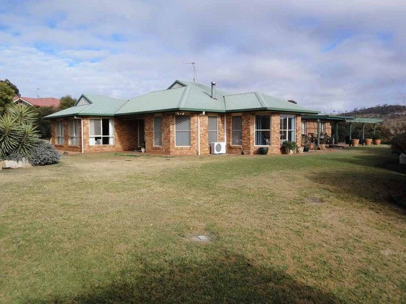 4 Derry Place (Windemere Drive), HODGSON VALE QLD 4352, Hodgson Vale - Thumbnail 2