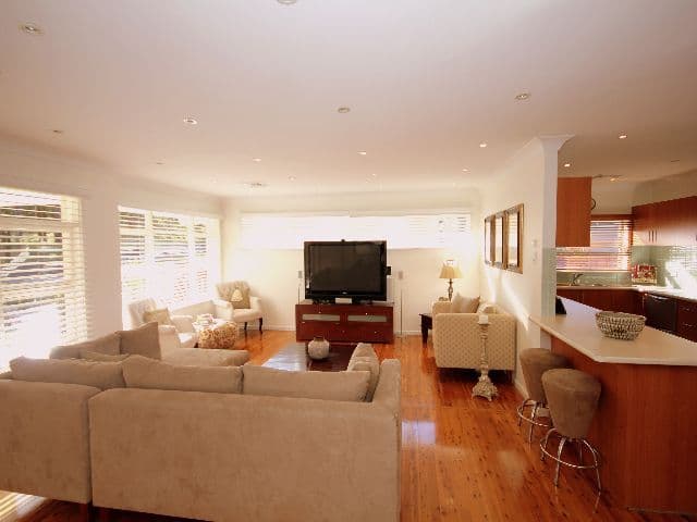 65 Hazel Street, GEORGES HALL NSW 2198, Georges Hall - Thumbnail 4