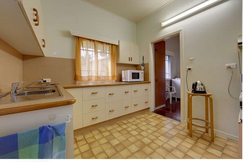 14 Townsville Street, WEST END QLD 4810, West End - Thumbnail 7