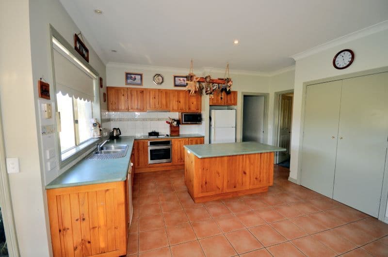 8 Inverlochy Drive, BANNOCKBURN VIC 3331, Bannockburn - Thumbnail 4