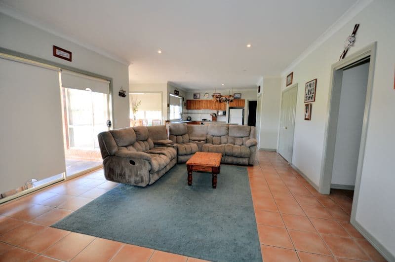 8 Inverlochy Drive, BANNOCKBURN VIC 3331, Bannockburn - Thumbnail 5