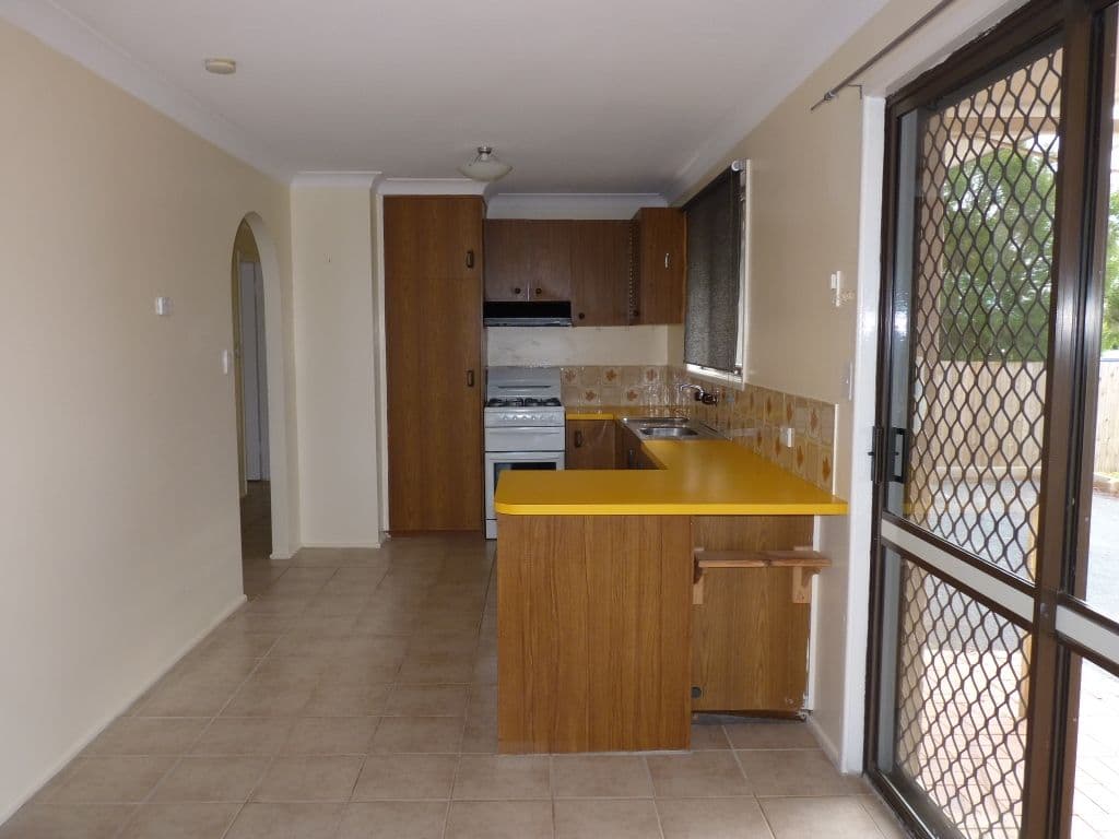 92  Proposch Street, OAKEY QLD 4401, Oakey - Thumbnail 3