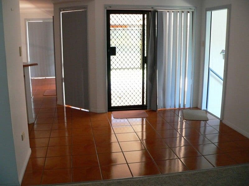 6 Kenneth Court, NEW AUCKLAND QLD 4680, New Auckland - Thumbnail 5