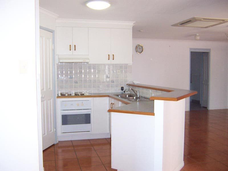6 Kenneth Court, NEW AUCKLAND QLD 4680, New Auckland - Thumbnail 2