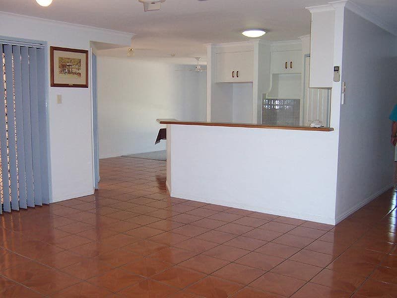 6 Kenneth Court, NEW AUCKLAND QLD 4680, New Auckland - Thumbnail 3