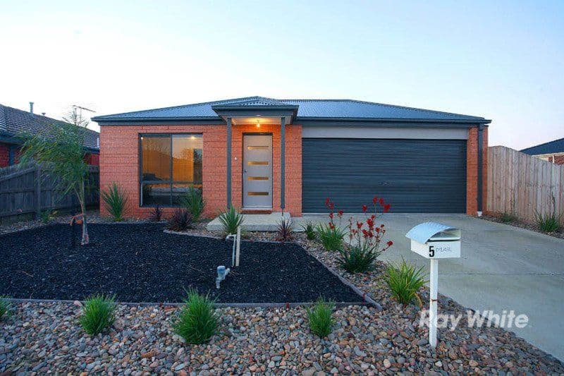5 Bellbrae Crescent, CRANBOURNE VIC 3977, Cranbourne West - Thumbnail 2