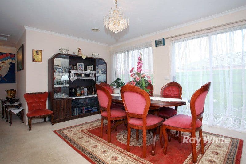 37 Glenaire Crescent, CRANBOURNE VIC 3977, Cranbourne West - Thumbnail 3