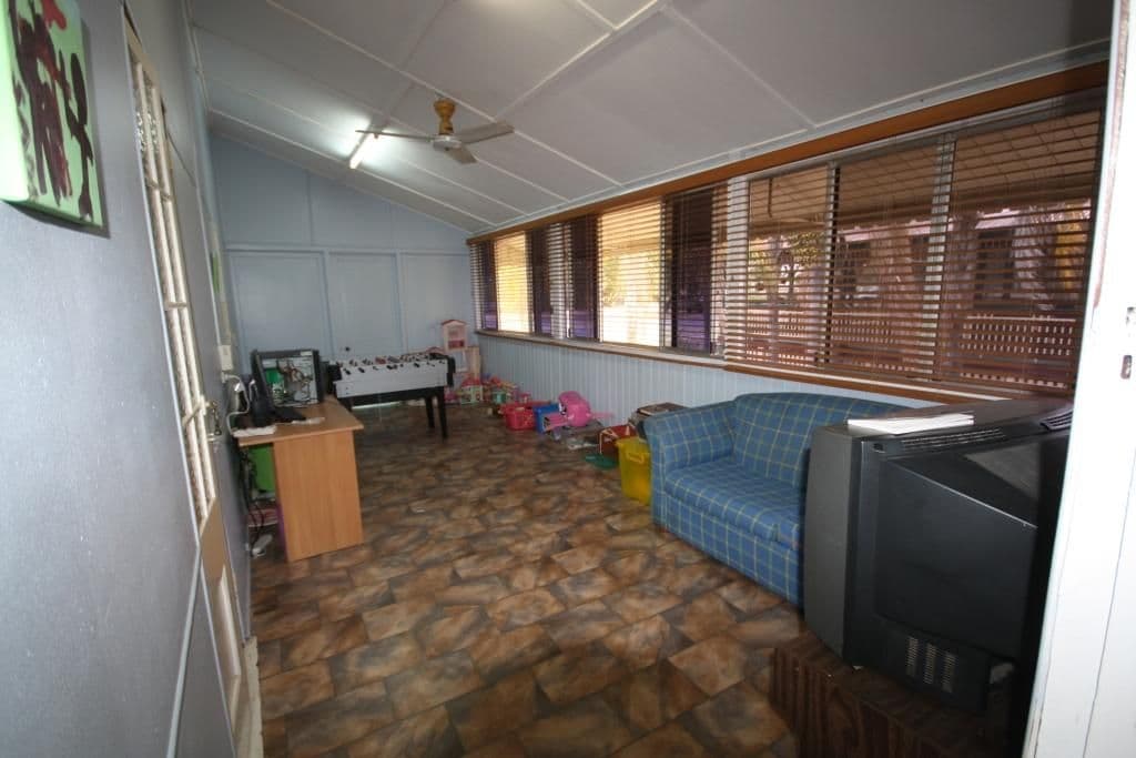 81 Lyons Street, MUNDUBBERA QLD 4626, Mundubbera - Thumbnail 5