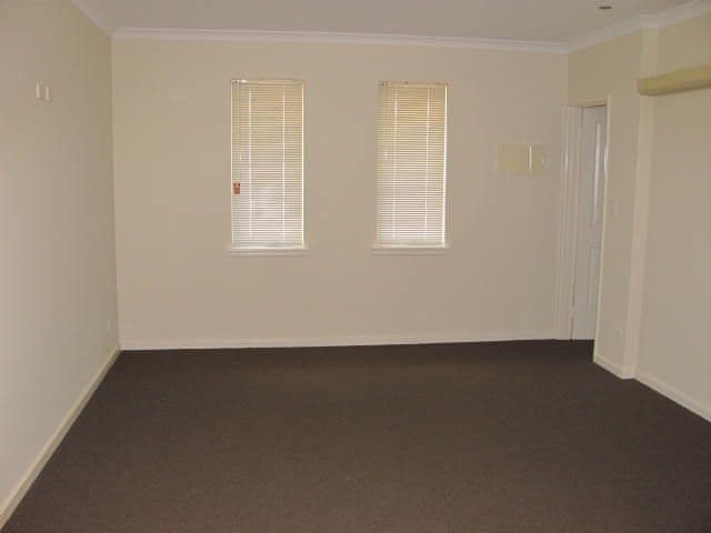 68 SILVERTON Crescent, ERSKINE WA 6210, Erskine - Thumbnail 6