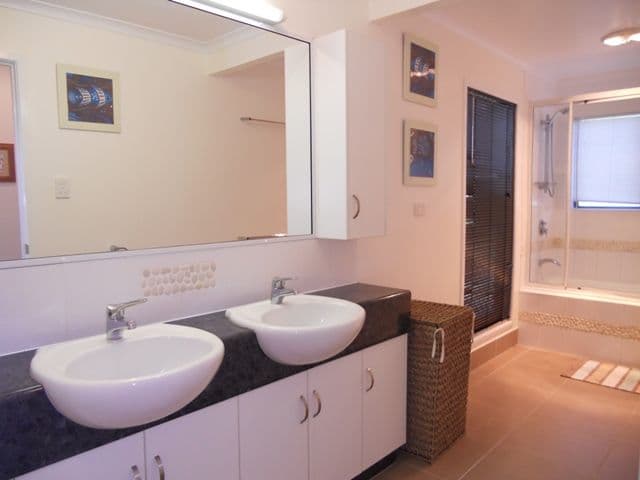 25 Carbeen Street, ANDERGROVE QLD 4740, Andergrove - Thumbnail 4