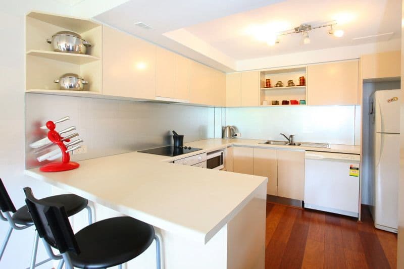 10 'Sunshine Villas', 37 Hooker Boulevard, BROADBEACH WATERS QLD 4218, Broadbeach Waters - Thumbnail 4