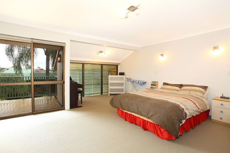 10 'Sunshine Villas', 37 Hooker Boulevard, BROADBEACH WATERS QLD 4218, Broadbeach Waters - Thumbnail 7