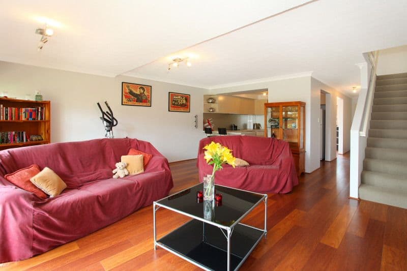 10 'Sunshine Villas', 37 Hooker Boulevard, BROADBEACH WATERS QLD 4218, Broadbeach Waters - Thumbnail 2
